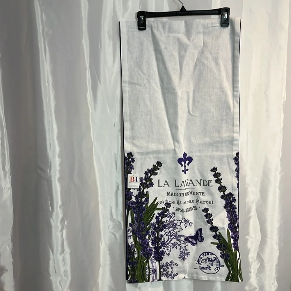 6’x16” table runner. 1777